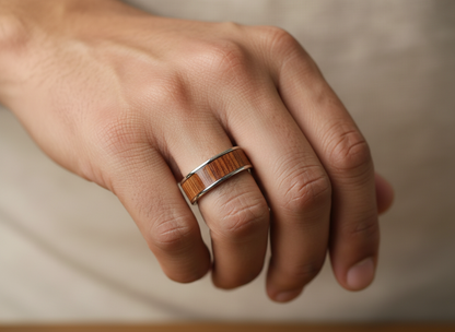 Pierścionek stal chirurgiczna – fornir teak