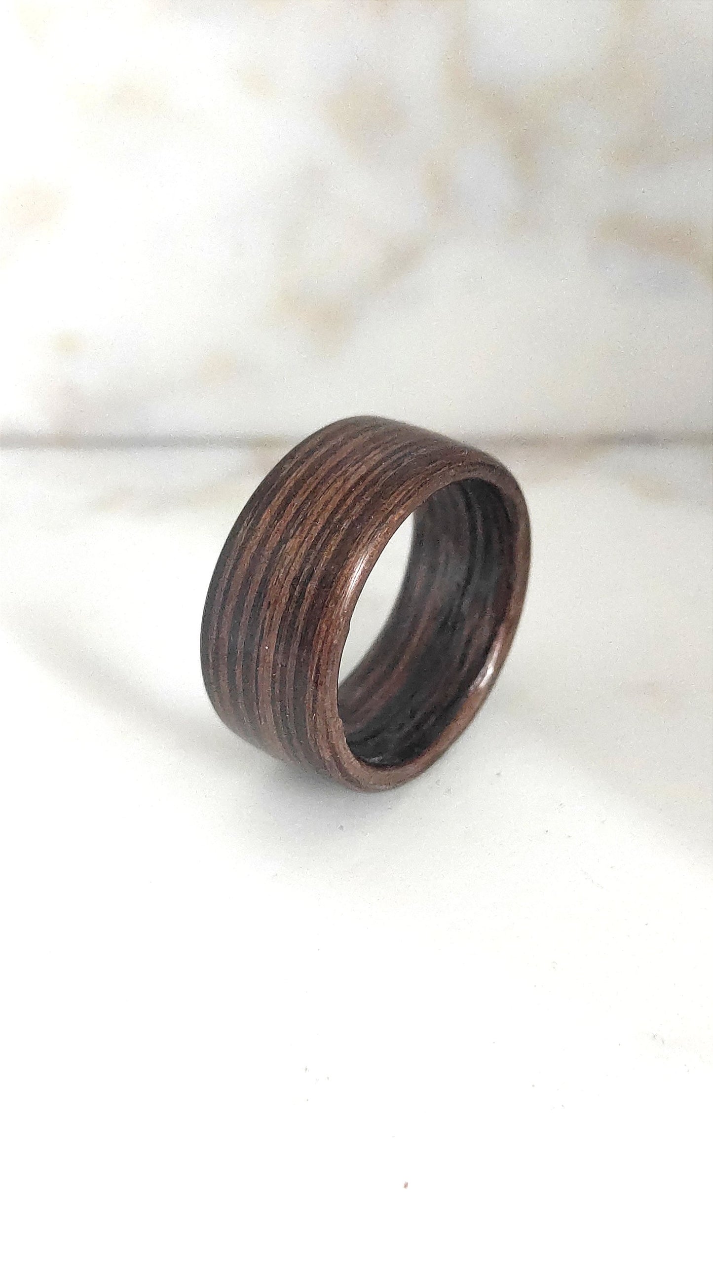 Pierścionek z drewna wenge - ręcznie robiony unisex / naturalna obrączka eko - WoodRingsByJet