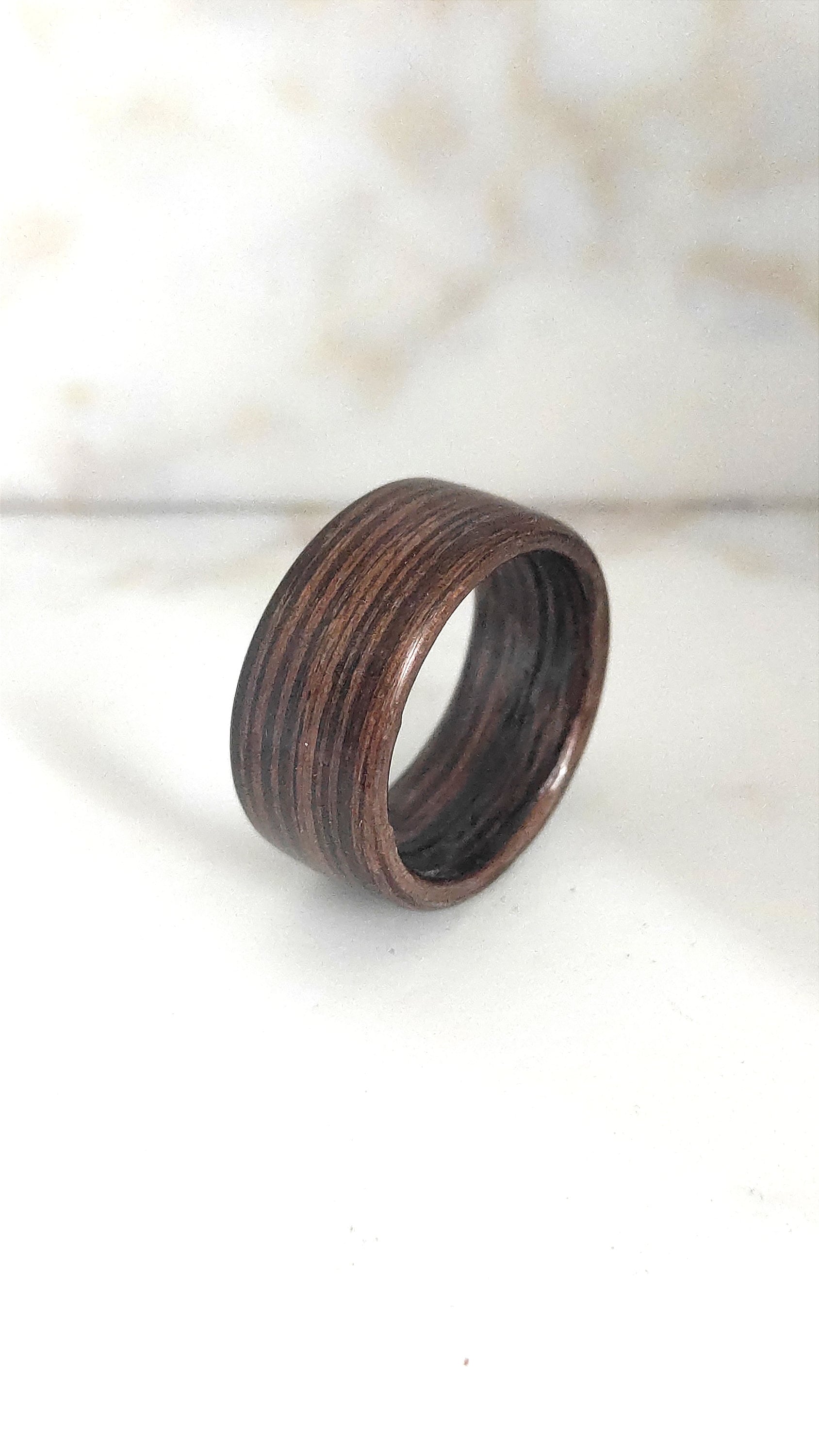Pierścionek z drewna wenge - ręcznie robiony unisex / naturalna obrączka eko - WoodRingsByJet