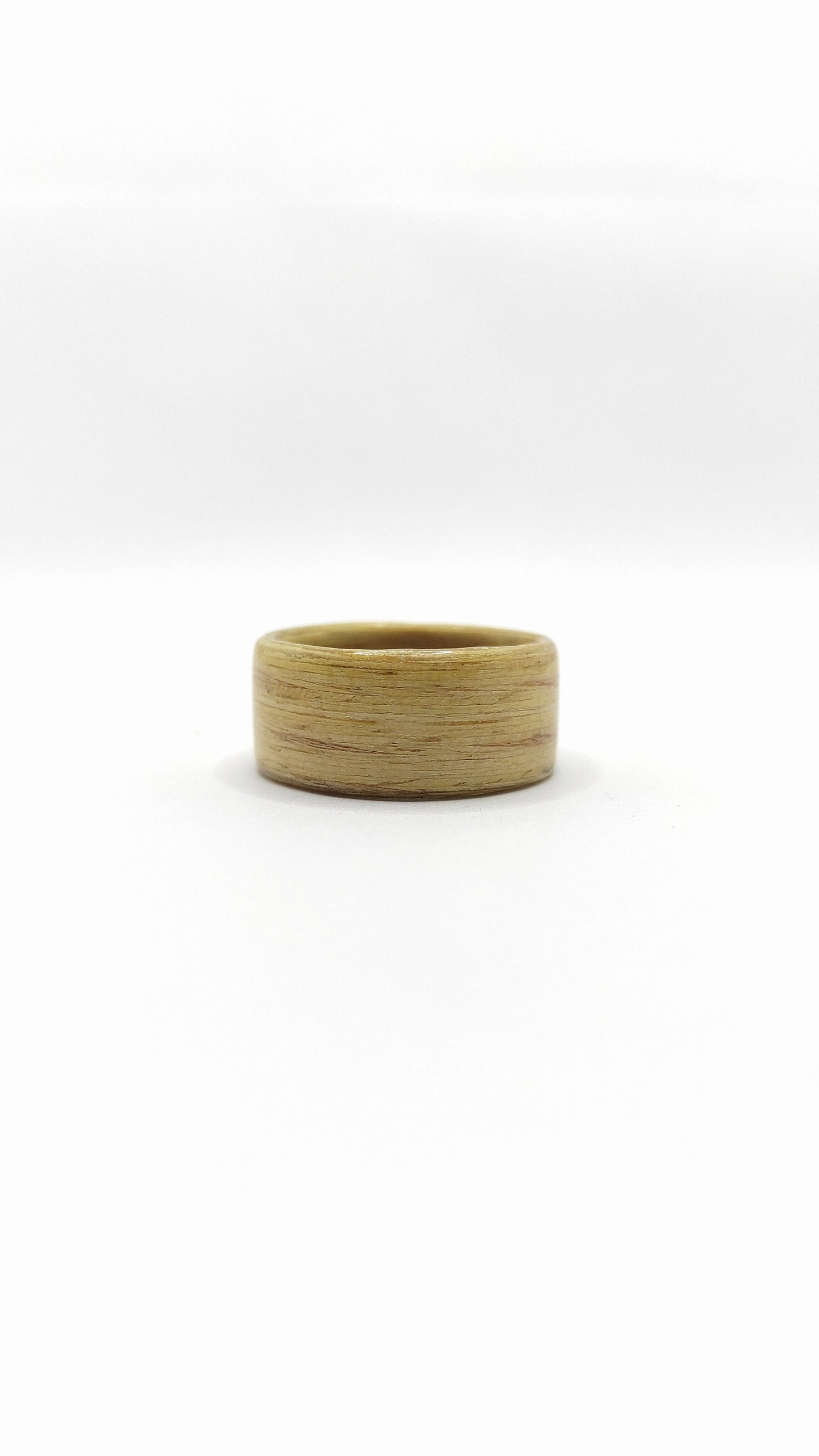 Ręcznie wykonana obrączka z brzozy – ekologiczny pierścionek unisex 3–8 mm - WoodRingsByJet
