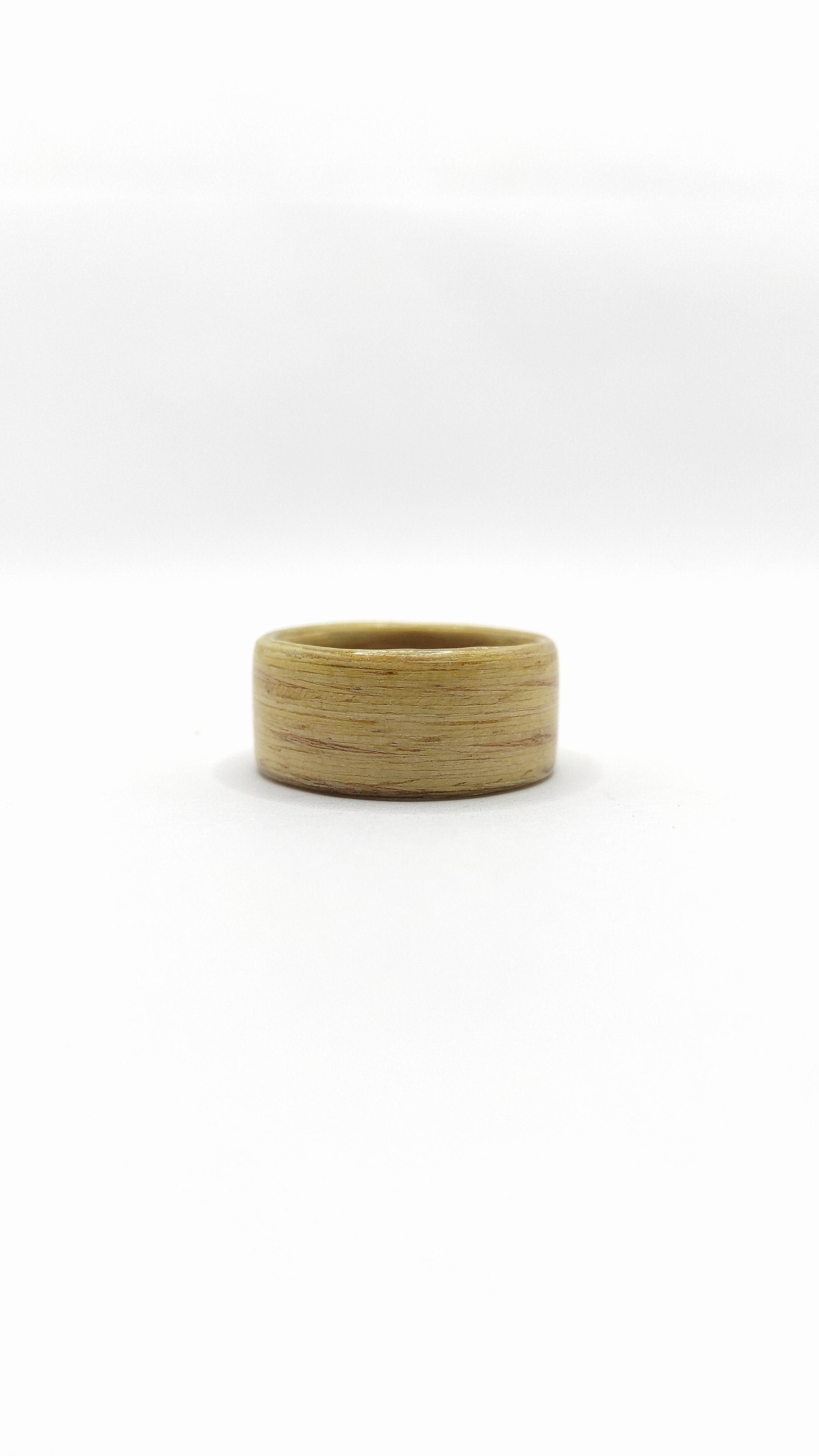 Ręcznie wykonana obrączka z brzozy – ekologiczny pierścionek unisex 3–8 mm - WoodRingsByJet