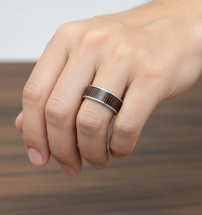 Pierścionek stal chirurgiczna – wenge minimalistyczny